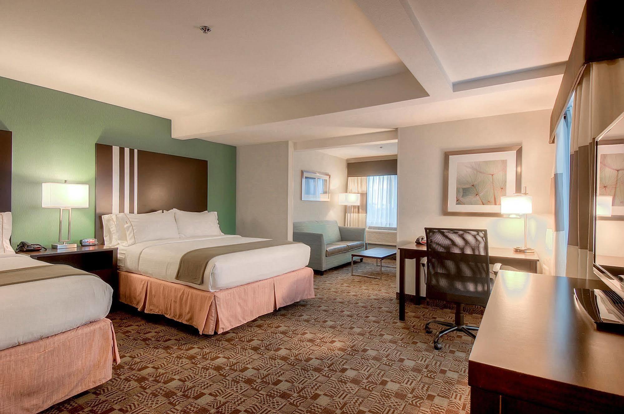 Holiday Inn Express Hotel & Suites Carlsbad Beach By Ihg Exterior foto