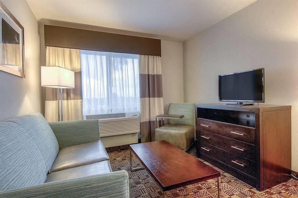 Holiday Inn Express Hotel & Suites Carlsbad Beach By Ihg Exterior foto